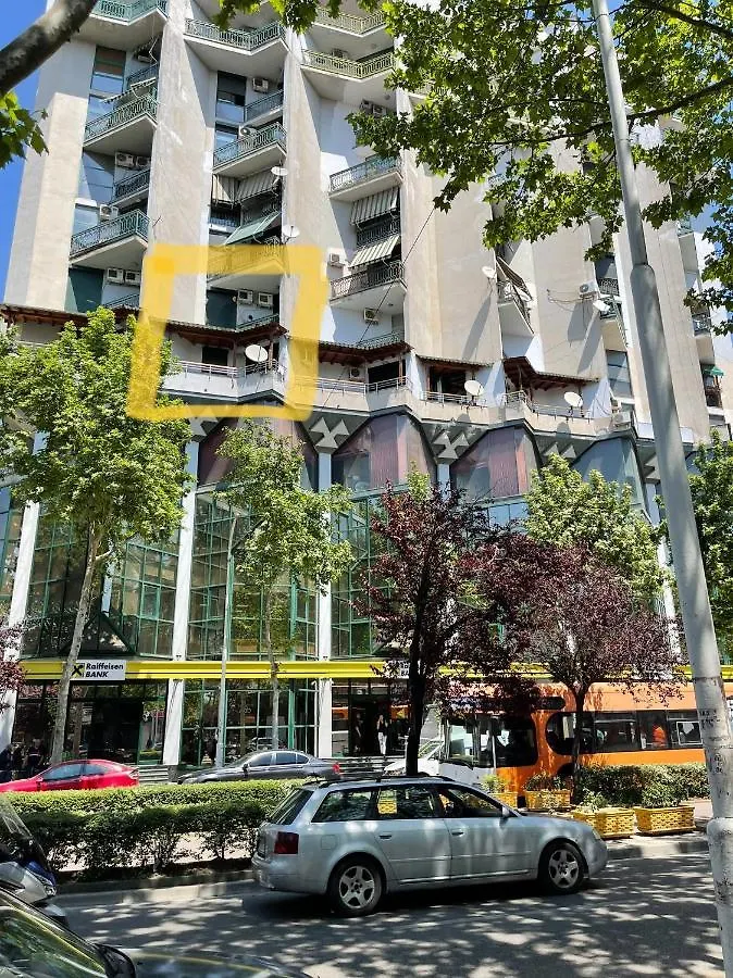 Luxury Center Apartment Tirana 0*,